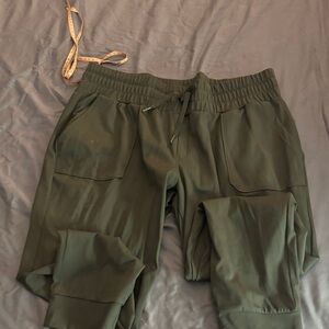 Mondetta Women's Olive Green Joggers